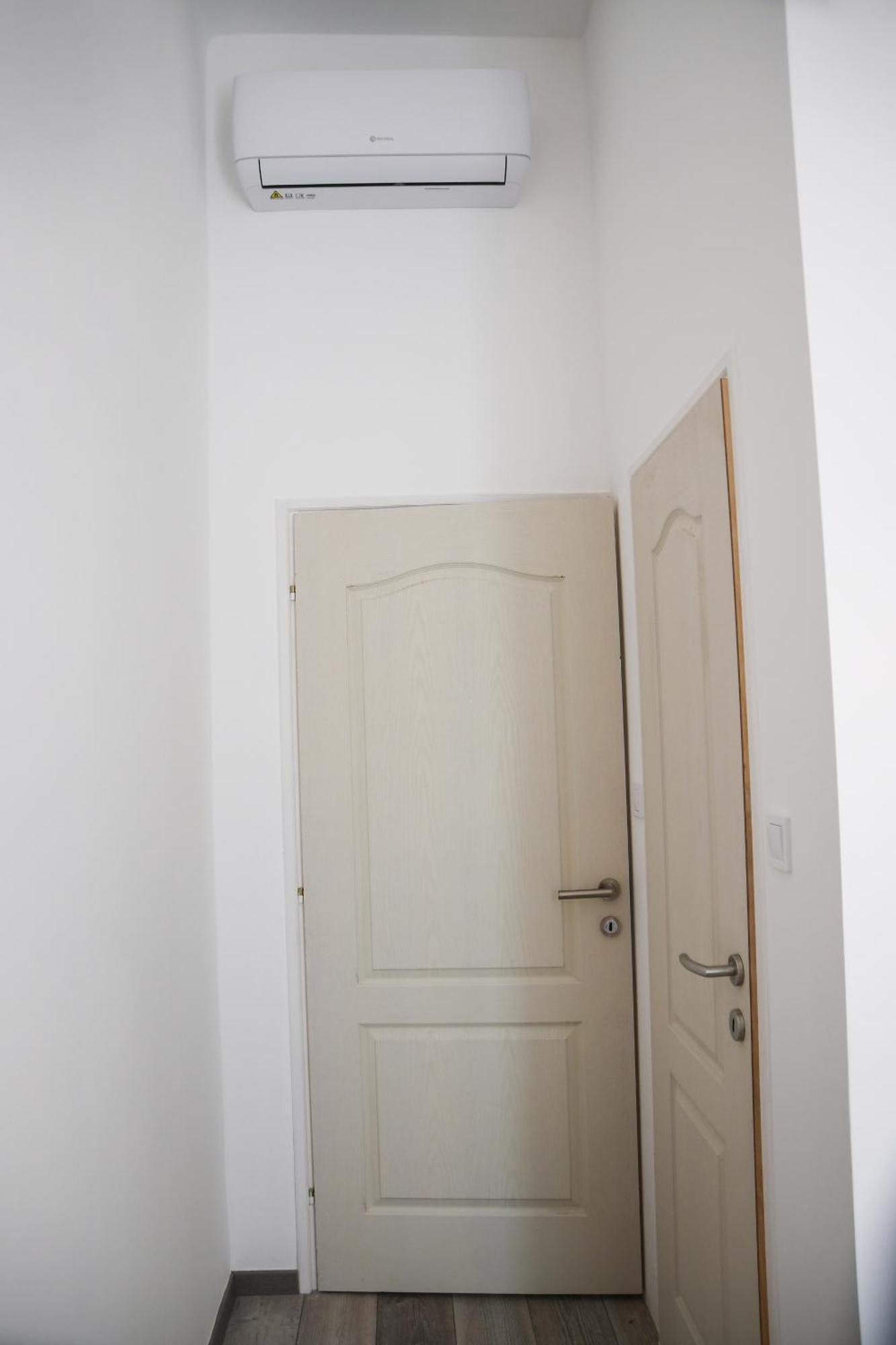 Buda Central Tiny Studios بودابست المظهر الخارجي الصورة