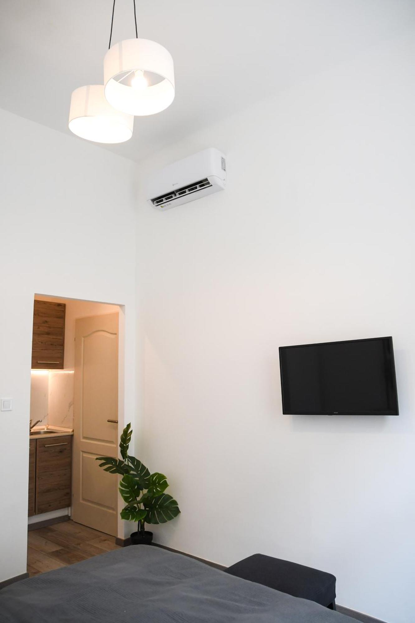 Buda Central Tiny Studios بودابست المظهر الخارجي الصورة